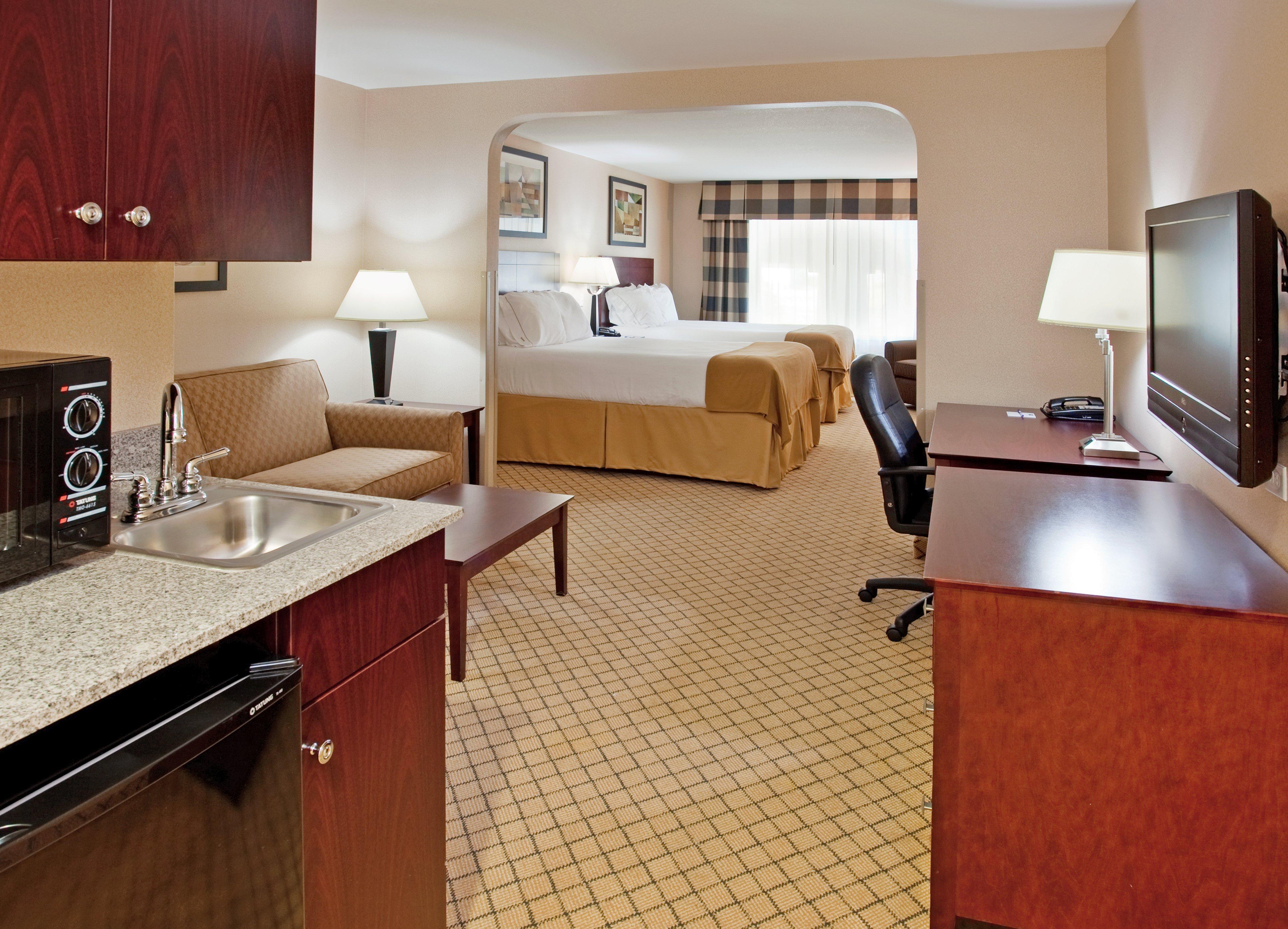 Holiday Inn Express Hotel & Suites Wichita Airport By Ihg מראה חיצוני תמונה