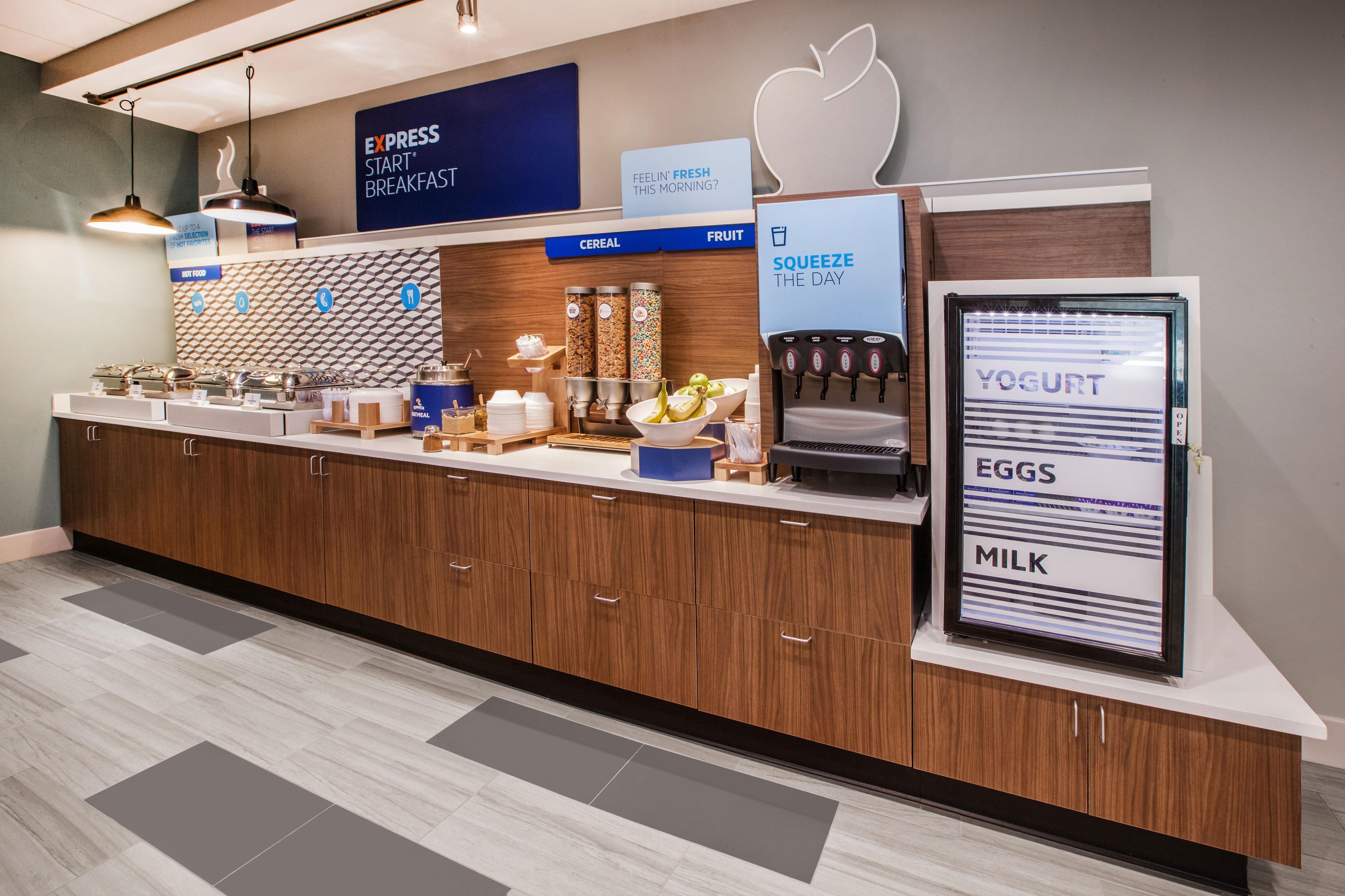 Holiday Inn Express Hotel & Suites Wichita Airport By Ihg מראה חיצוני תמונה